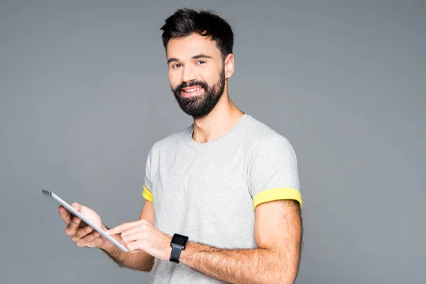 Man using digital tablet — Stock Photo