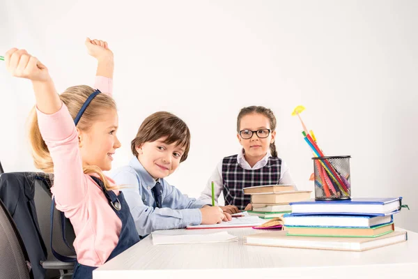 Kinderen samen studeren — Stockfoto