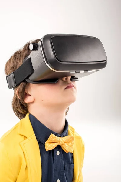 Casque enfant en réalité virtuelle — Photo de stock