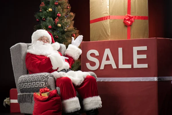 Άγιος Βασίλης με σημάδι πώλησης — Φωτογραφία Αρχείου