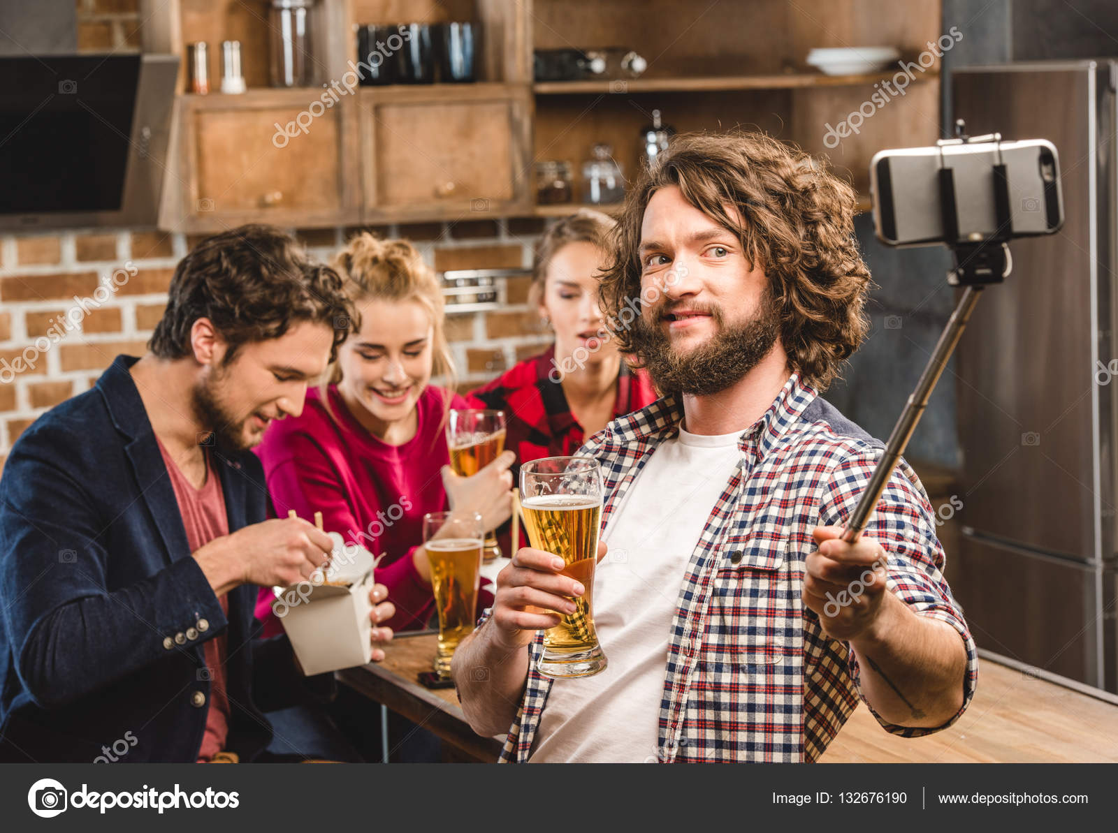 ホーム パーティー写真素材 ロイヤリティフリーホーム パーティー画像 Depositphotos