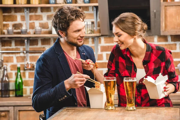 Paar verbringt Zeit miteinander — Stockfoto