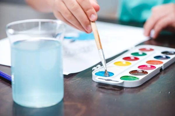 Child drawing picture — Stock Photo, Image