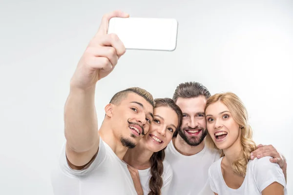 Happy přátelé s selfie — Stock fotografie