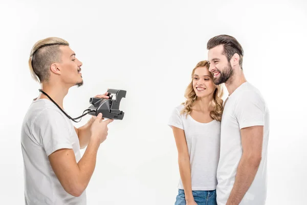 Amigos haciendo fotos — Foto de Stock