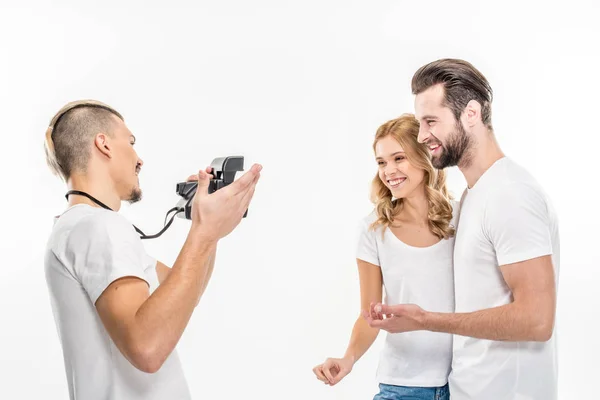 Amigos haciendo fotos — Foto de Stock