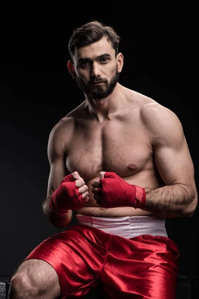 Boxer com mãos de embrulho — Fotografia de Stock