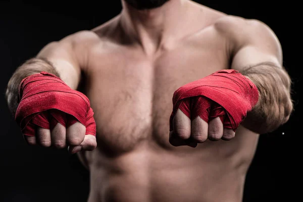 Boxer com mãos de embrulho — Fotografia de Stock