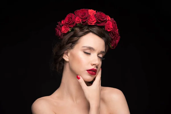 Woman with roses wreath on head — Stock Photo, Image