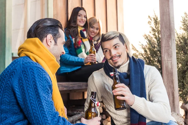 Amis boire de la bière — Photo gratuite