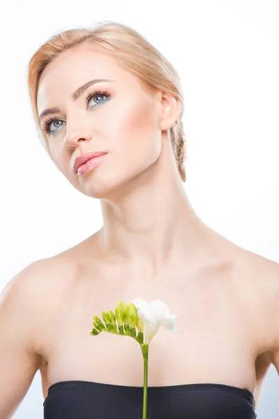 Young woman with flower — Stock Photo, Image