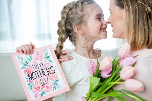 Daughter greeting mother — Stock Photo, Image