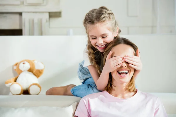 Happy mother and daughter — Stock Photo, Image