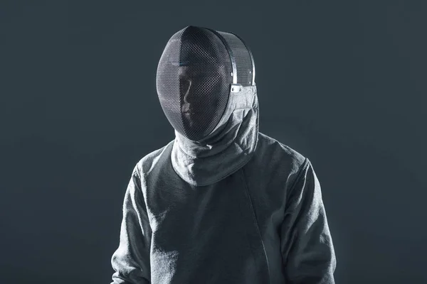 Professional fencer in fencing mask — Free Stock Photo