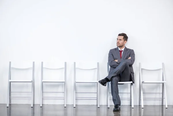 Hombres de negocios esperando una entrevista — Foto de Stock