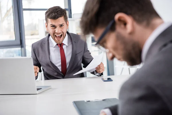 Jefe y hombre de negocios en la reunión — Foto de Stock