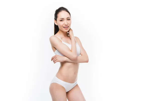 Asijská dívka v bílém prádle — Stock fotografie