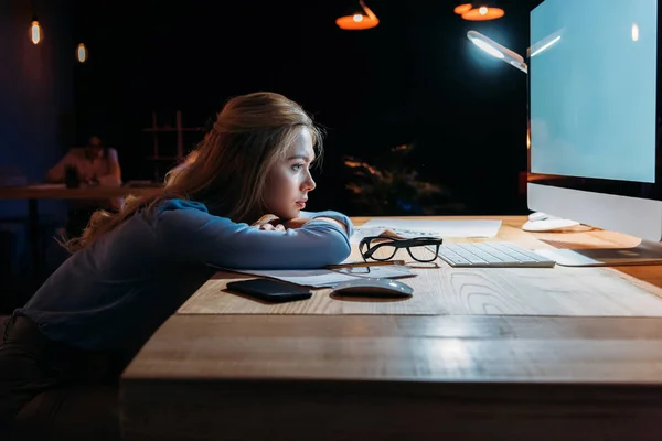 Tired businesswoman in office — Stock Photo, Image