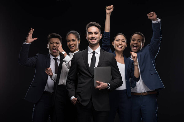 Groupe de gens d'affaires confiants — Photo