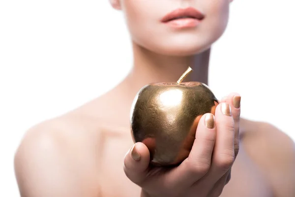 Senhora segurando maçã dourada — Fotografia de Stock