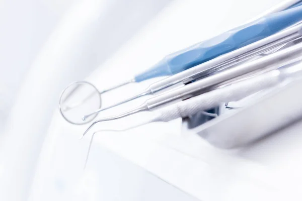 Различные стоматологическое оборудование — стоковое фото