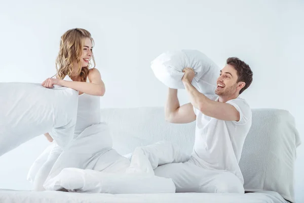 Pelea de almohadas — Foto de Stock