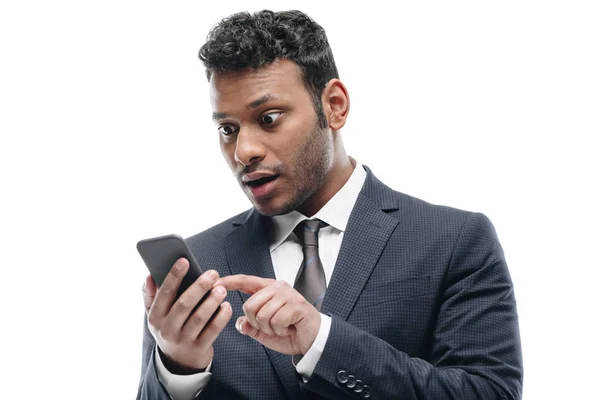 Hombre de negocios usando smartphone — Foto de Stock