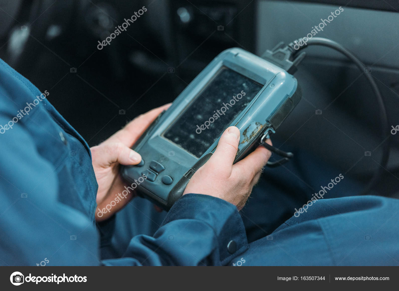 Automechanic using car diagnostic tool — Stock Photo © DmitryPoch
