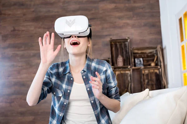 Woman in virtual reality headset — Stock Photo