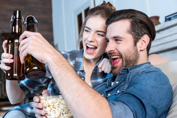 Man and woman toasting — Stock Photo