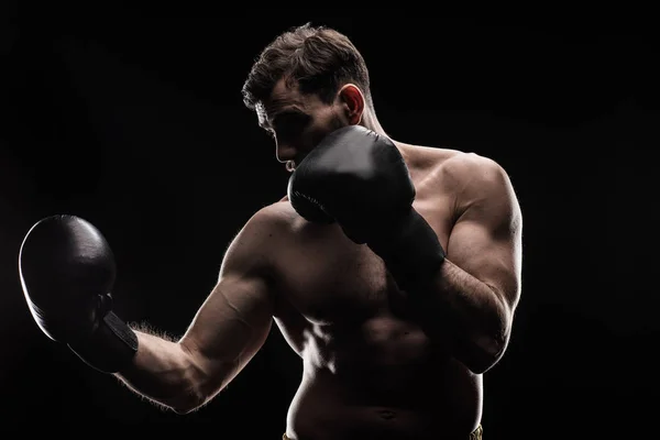 Deportista en guantes de boxeo - foto de stock