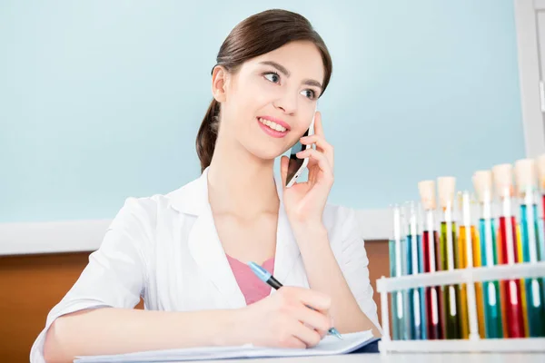 Female scientist in laboratory — Stock Photo