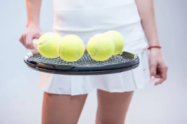 Теннисистка с ракеткой — стоковое фото