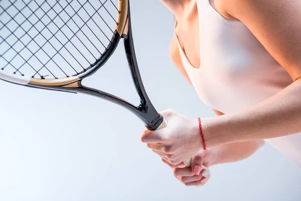 Joven mujer jugando tenis - foto de stock