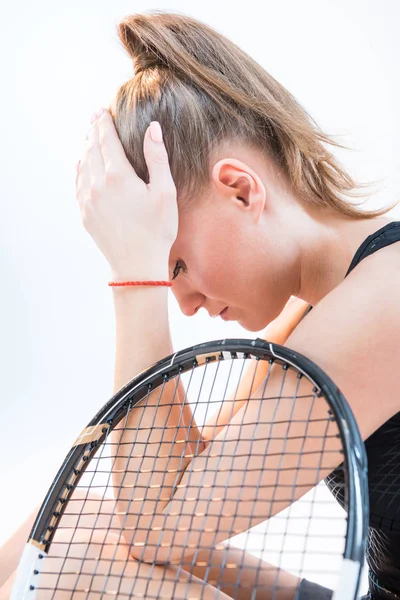 Mujer con raqueta de tenis - foto de stock