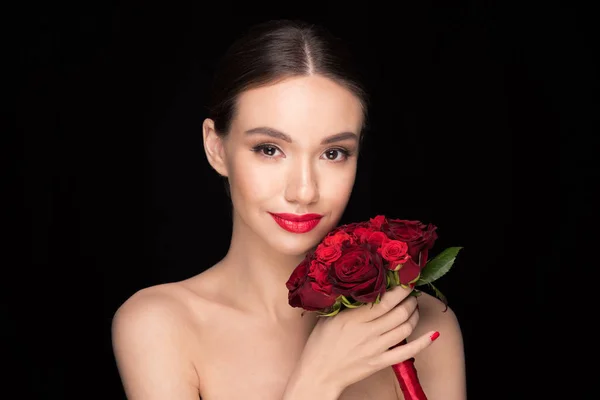Femme avec bouquet de roses — Photo de stock