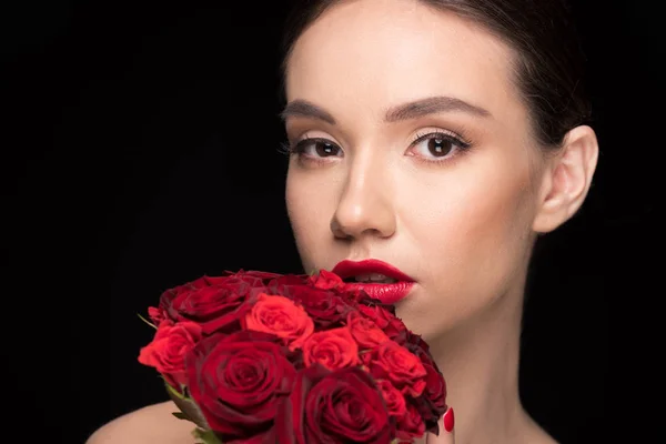 Mulher com buquê de rosas — Fotografia de Stock