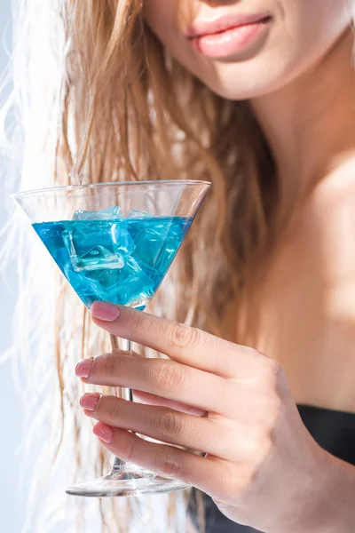 Woman with cocktail drink — Stock Photo