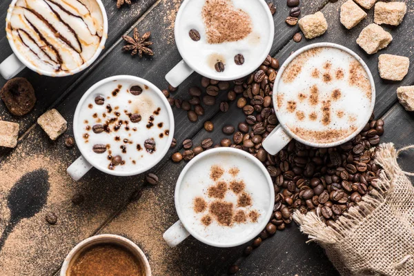 Tassen frisch gemachten Kaffee — Stockfoto