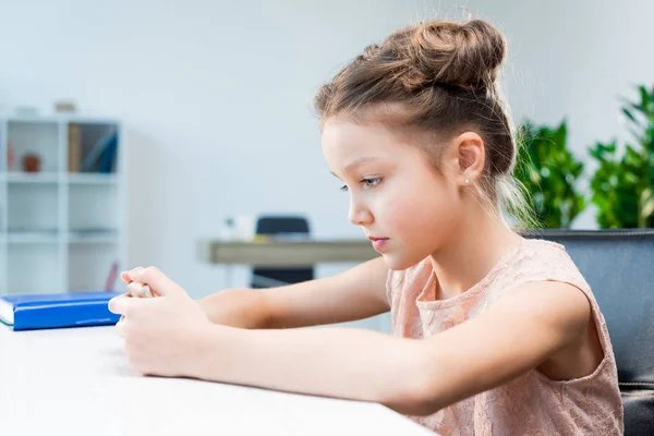 Adorable little girl — Stock Photo