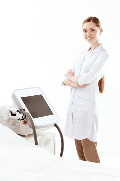 Frau Laser-Haarentfernungsgerät. — Stockfoto