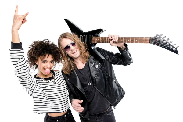 Pareja joven con guitarra - foto de stock