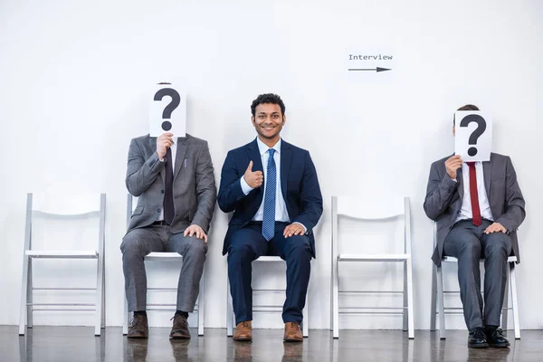 Hombres de negocios esperando una entrevista — Stock Photo