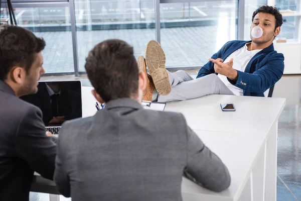 Empresarios en entrevista de trabajo - foto de stock