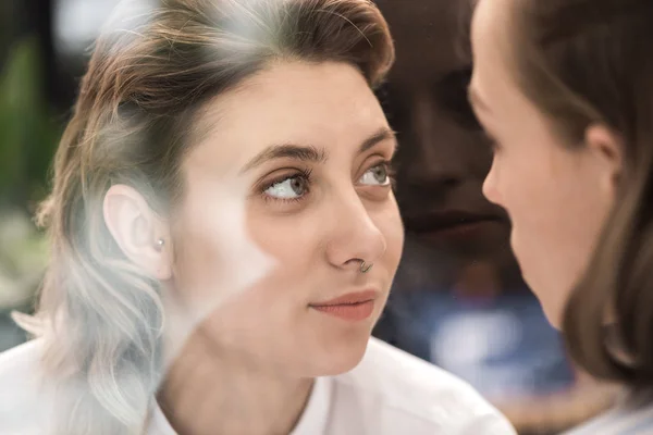 Junge sinnliche kaukasische Freundinnen — Stockfoto