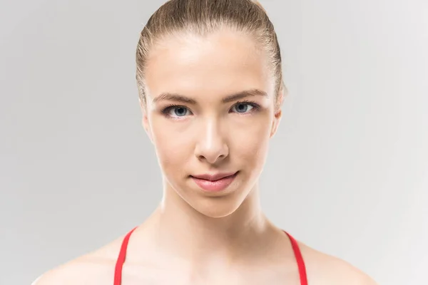 Jeune femme caucasienne gymnaste rythmique — Photo de stock