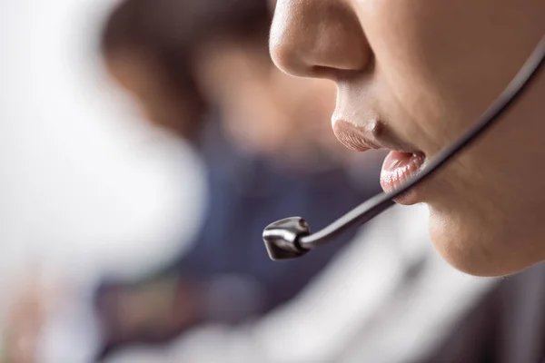 Call center operator in headset — Stock Photo