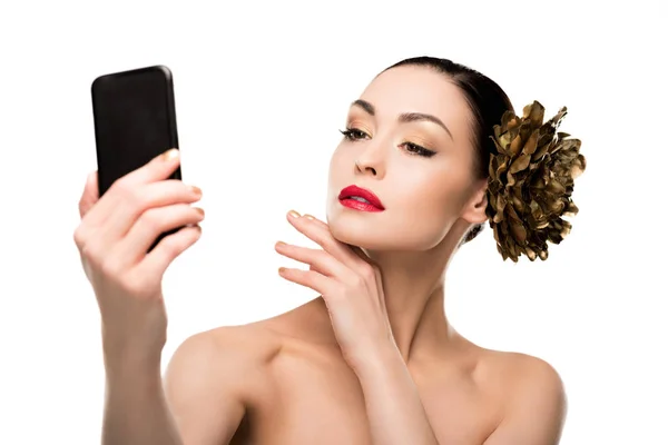 Young woman taking selfie — Stock Photo