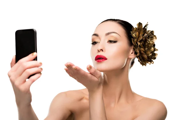 Young woman taking selfie — Stock Photo