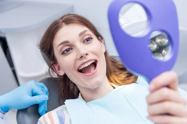 Woman in dental clinic — Stock Photo